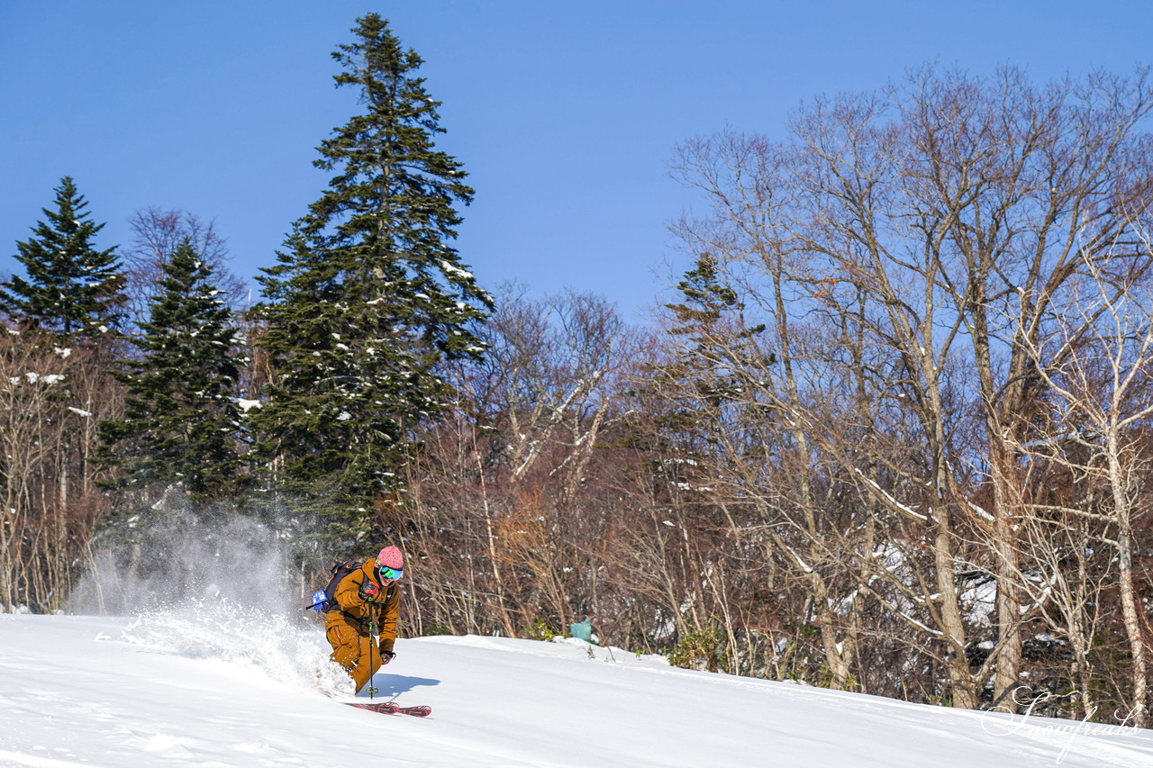 富良野スキー場 積雪100cm、オープン初日から滑走距離3,400ｍのロングダウンヒルが可能！最高のコンディションでシーズン開幕です♪